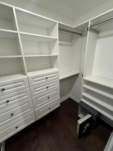 Building Photo - 28 Princeton Pl