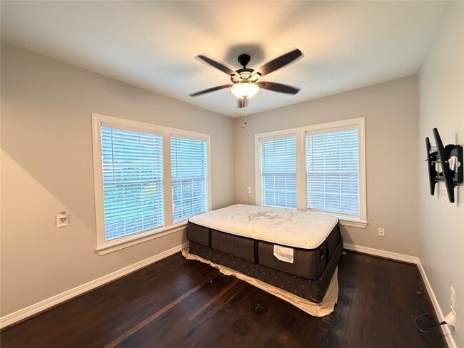 Building Photo - 8234 Bonner Dr