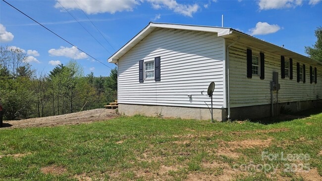 Building Photo - 355 Round Knob Church Rd