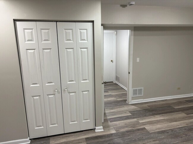 Building Photo - 277 Navajo Dr