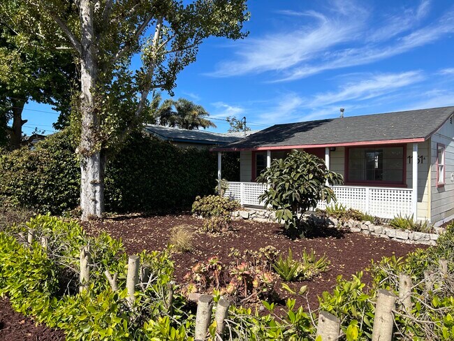 Primary Photo - 1151 Baden Ave