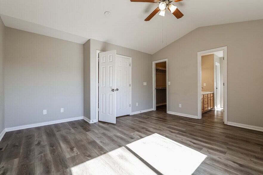 Building Photo - 2876 S Tower Way