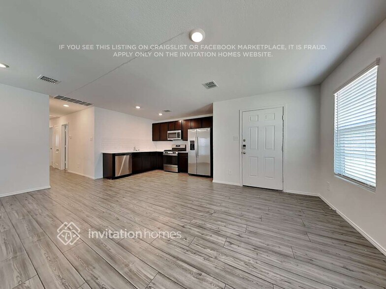 Building Photo - 3214 Crestone Dr