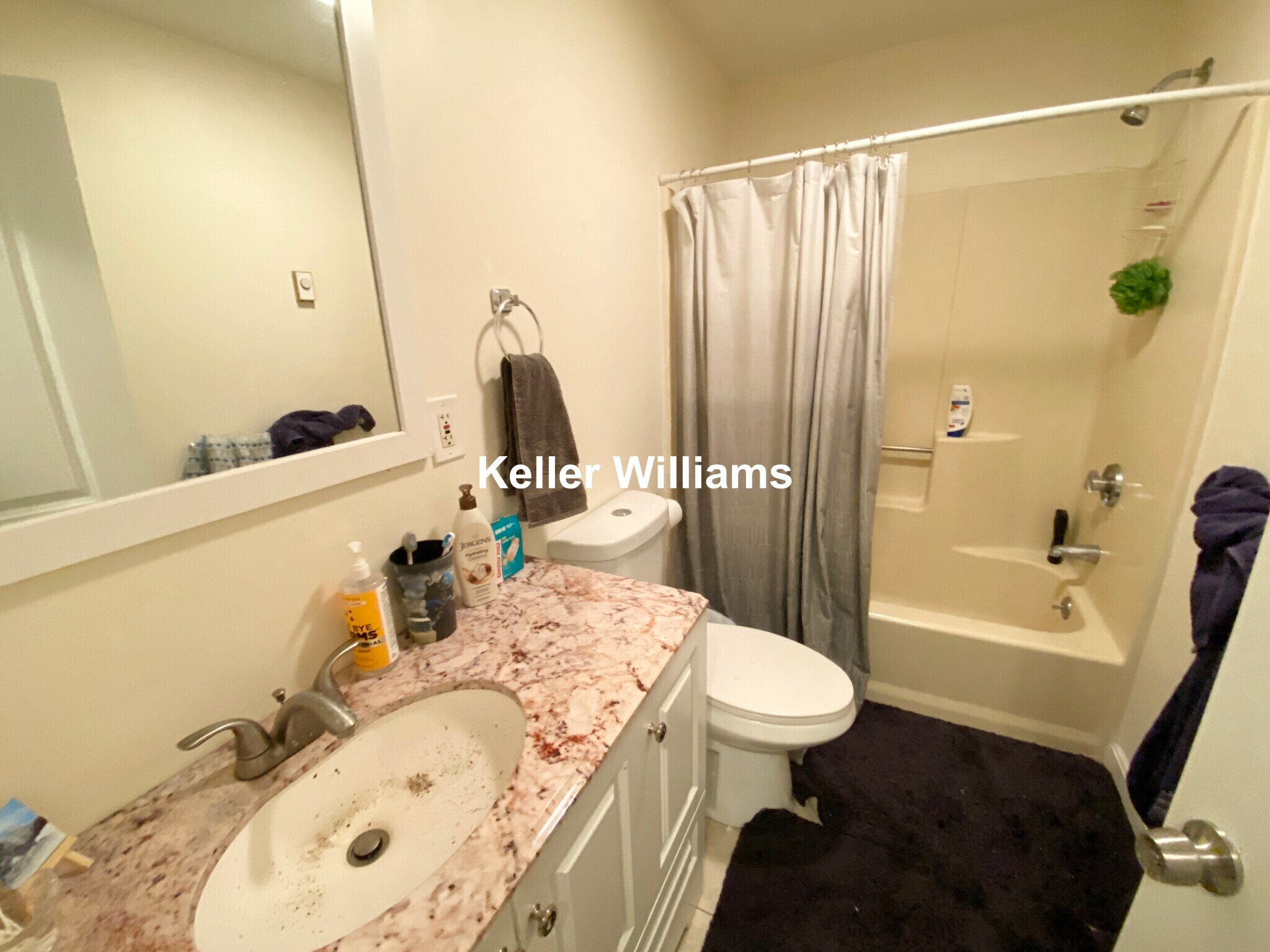 Building Photo - 41 Lawn St