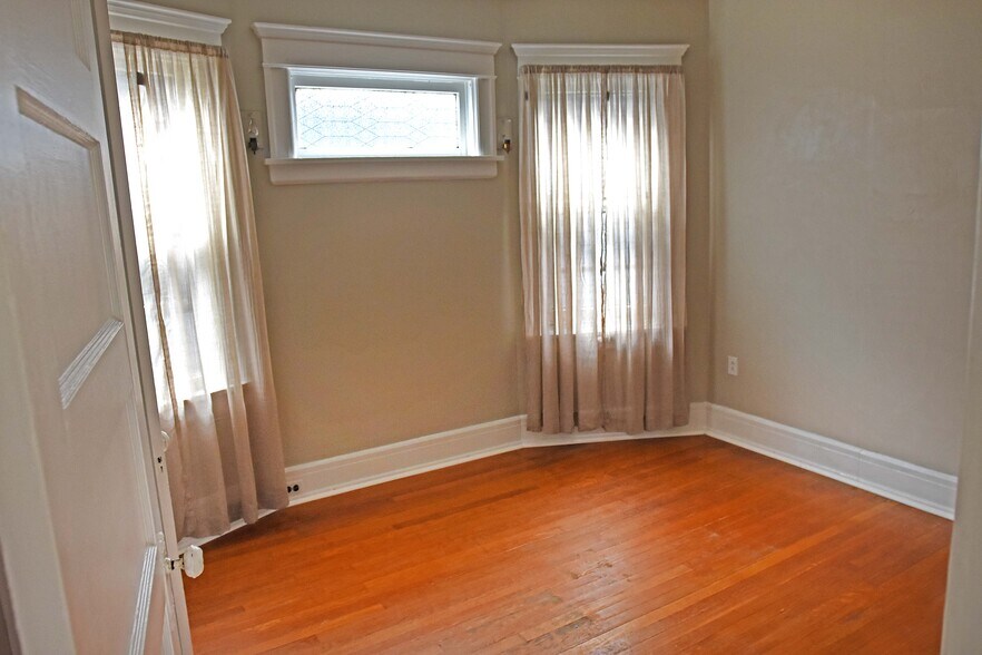 Office - 61 Manchester Pl