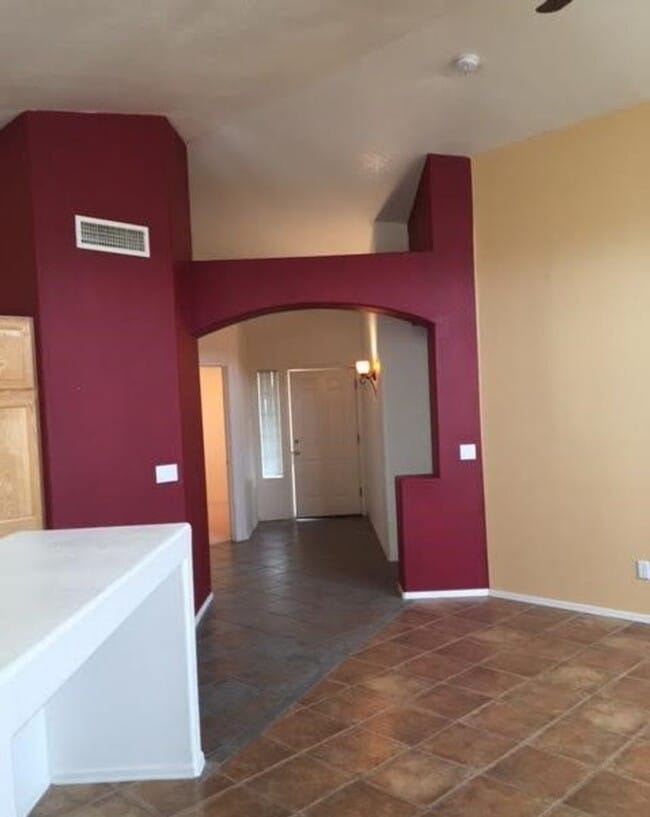Building Photo - 7078 W Hunnington Dr