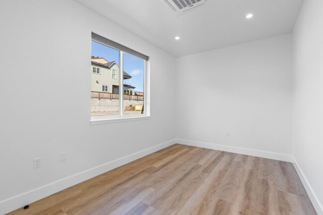 Building Photo - 1200 Danmann Ave