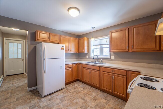 Building Photo - 17 High St