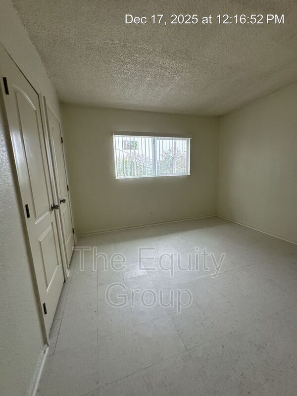 Building Photo - 830 Davis St