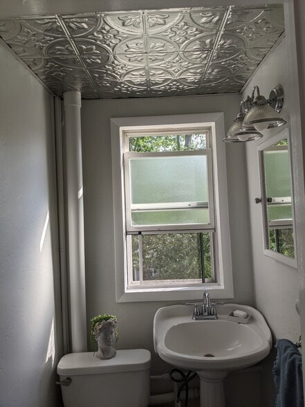 Building Photo - 163 Franklin St