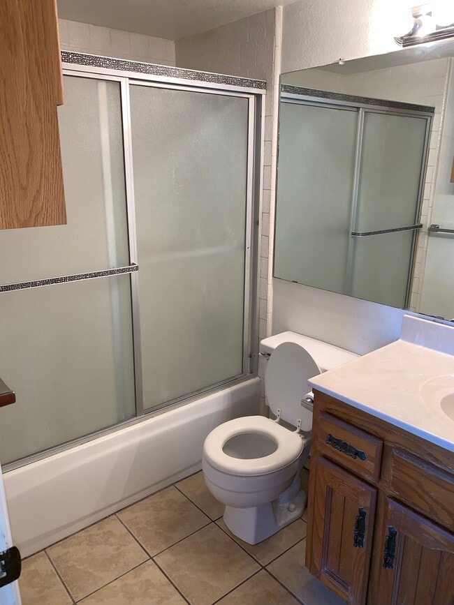 Building Photo - 1166 Bel Aire Cir