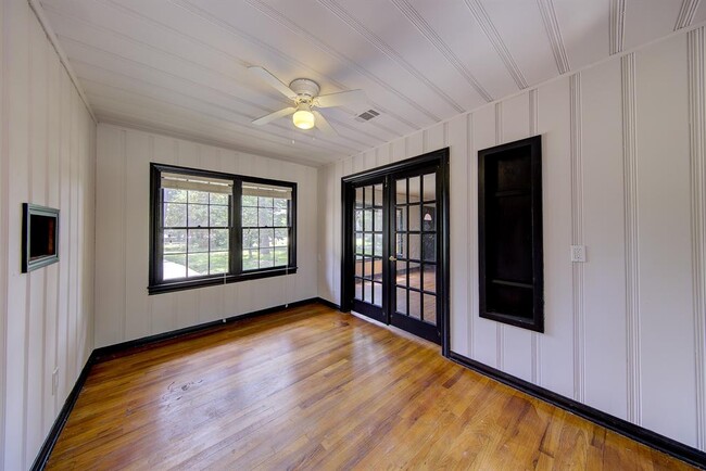 Building Photo - 5233 Brinkman St