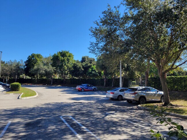 Building Photo - 1130 Shoma Dr