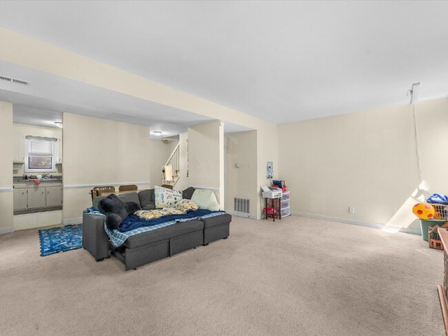 Building Photo - 1701 Early Settlers Rd