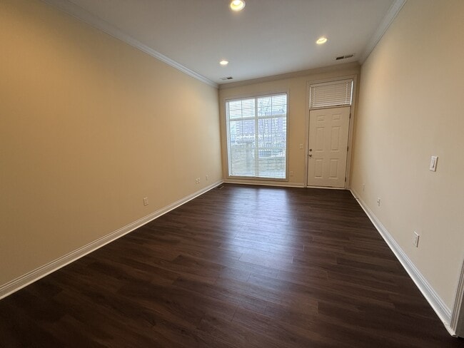 Building Photo - 252 Stetson St