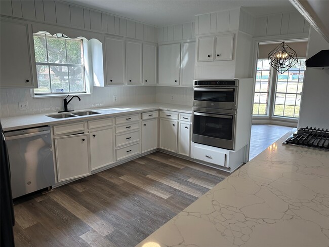 Building Photo - 4821 Burning Tree Dr