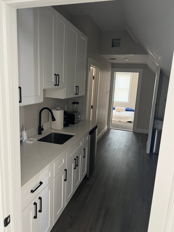 Building Photo - 14 Cotting St