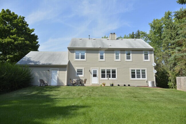Building Photo - 7825 W Puetz Rd