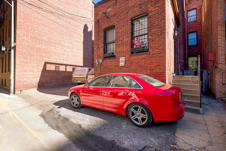 Building Photo - 1738 19th St NW