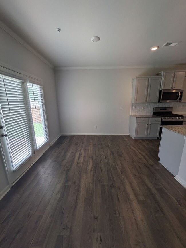 Building Photo - Must see !! In South Fulton