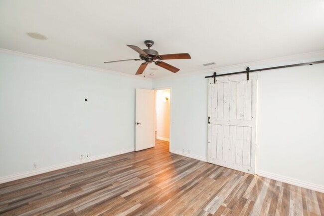 Building Photo - 3103 Creekwood Dr