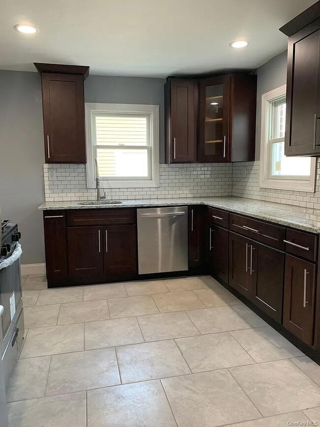 Building Photo - 120 Fairfield Ave