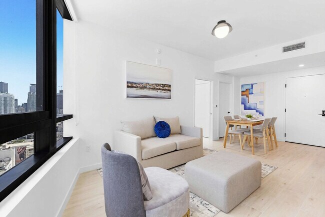 Building Photo - 225 N Miami Ave