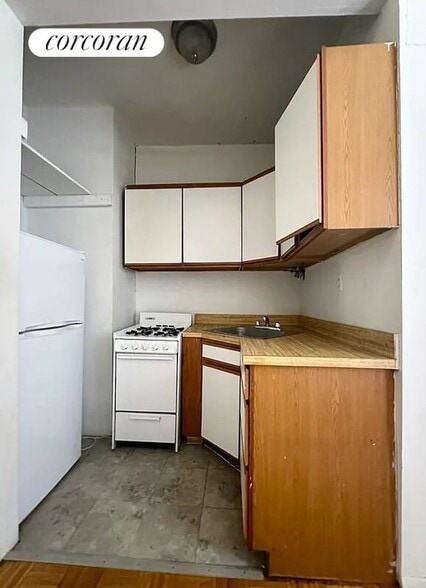 Building Photo - 1577 York Ave