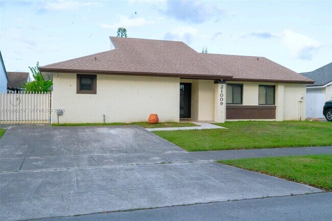 Building Photo - 21009 SW 124th Ave Rd