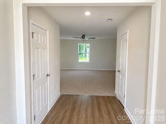 Building Photo - 529 Hawley St