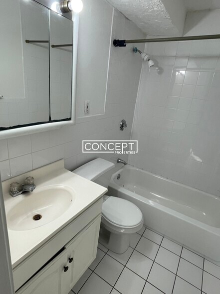 Building Photo - 226 Parker Hill Ave