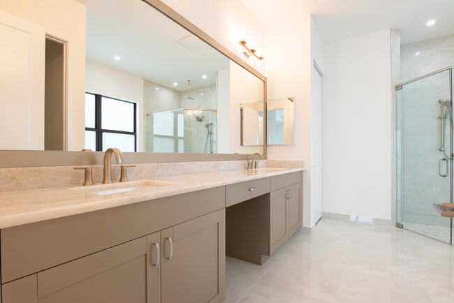 Building Photo - 12705 Solana Bay Cir