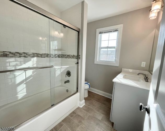 Building Photo - 7 N Ridge Cir