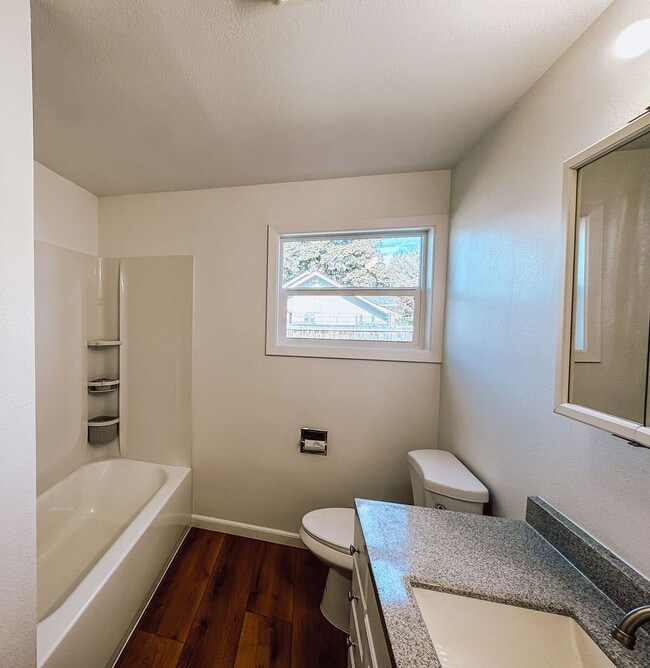 Building Photo - Newer Remodeled 2 Bed, 1.5 Bath – Private & Tucked Away Gem