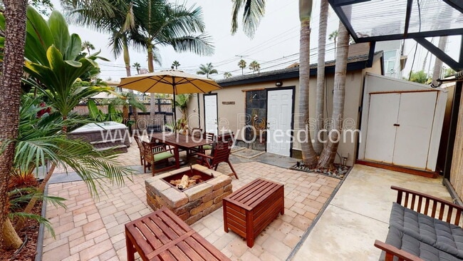 Building Photo - 4766 Bermuda Ave