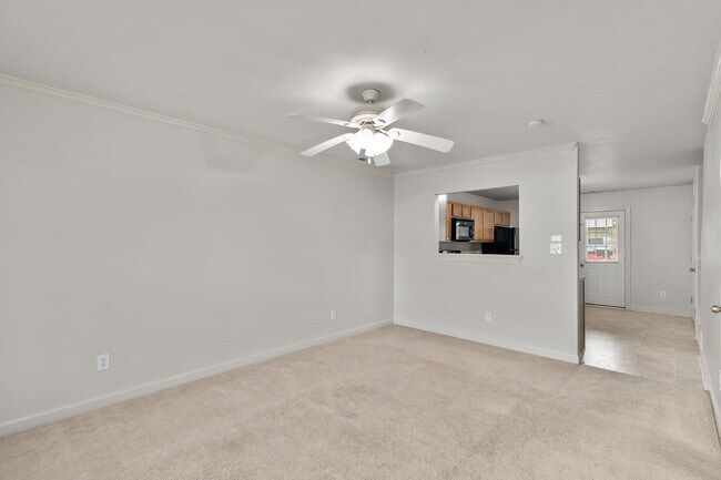 Building Photo - 403 Springwood Dr