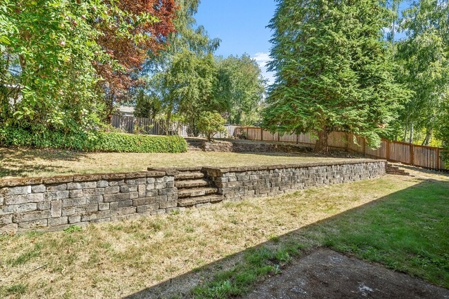 Building Photo - CHARMING HAYHURST 3 BEDROOMS, 2 BATH HOME
