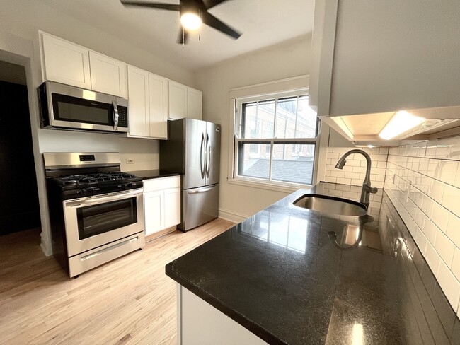 Building Photo - 1233 Judson Ave