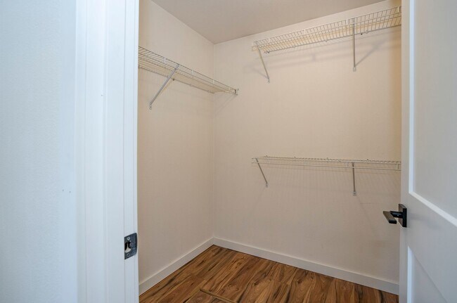 Building Photo - Exquisite 3-bedroom, 2-full bath Home in Puyallup