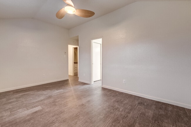 Building Photo - Charming 2 Bedroom Home in La Porte, TX