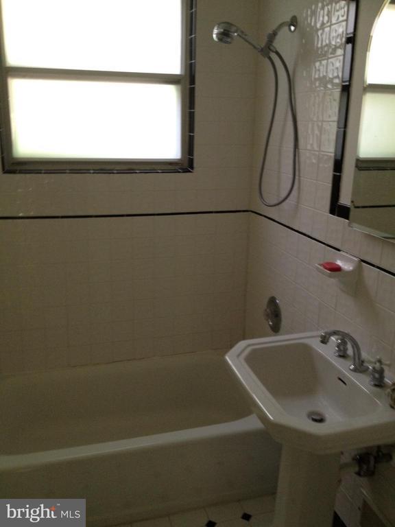 Building Photo - 7017 Murray Ln