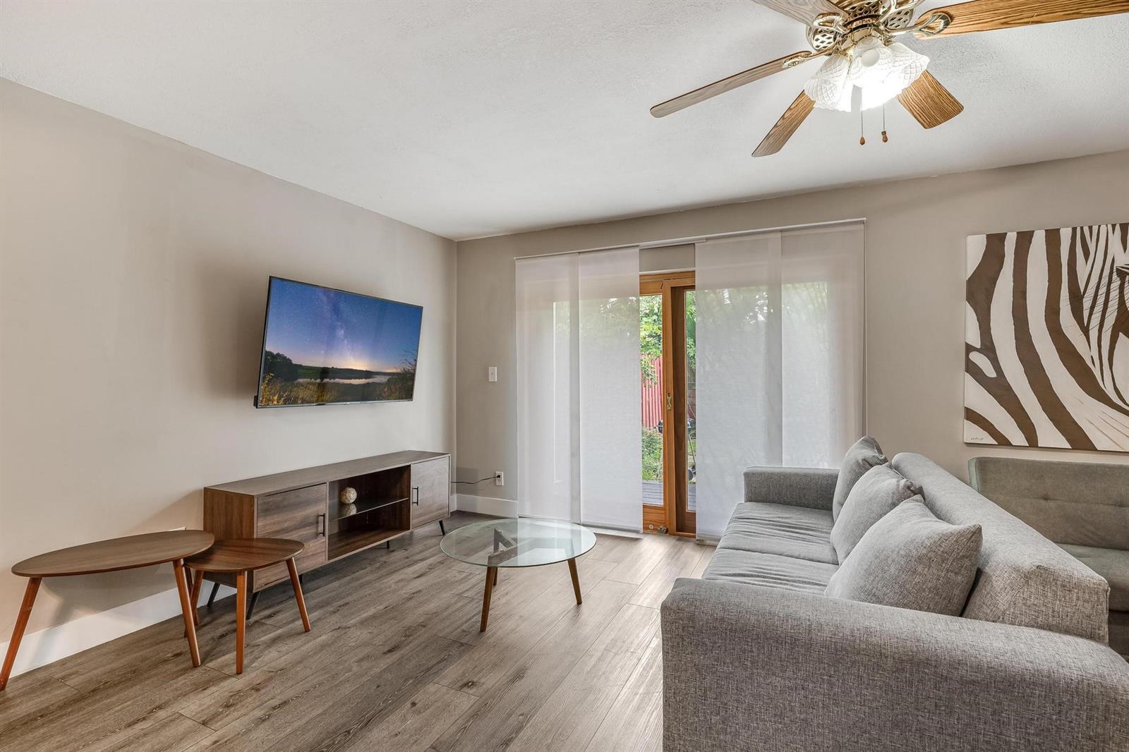 Building Photo - 2530 NE 9th St