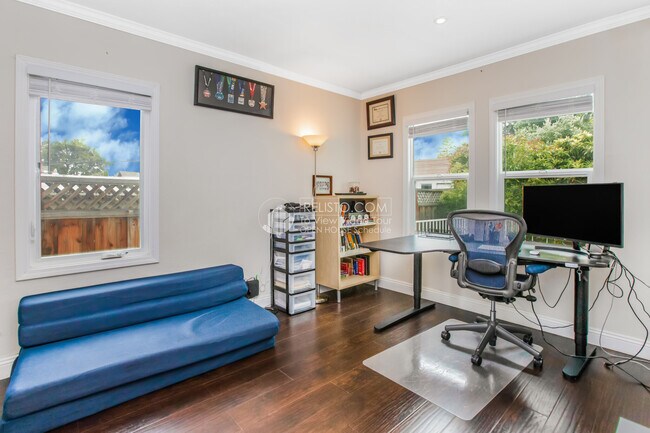 Building Photo - 2720 Bellaire Pl