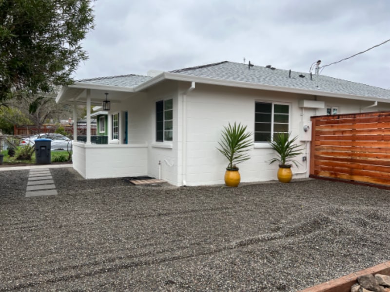 Building Photo - 400 Calle Del Monte