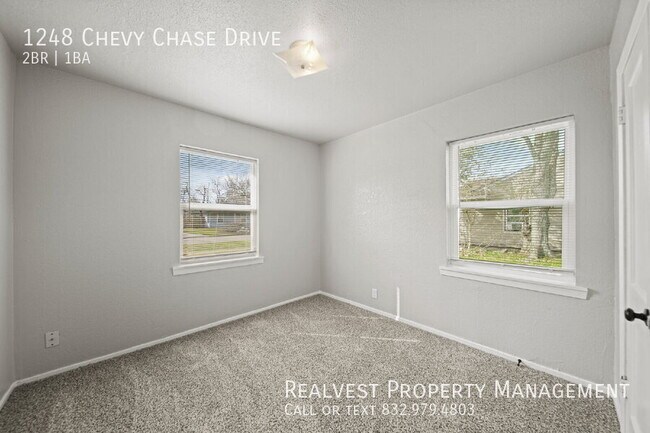 Building Photo - 1248 Chevy Chase Dr