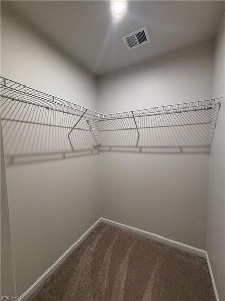 Building Photo - 2027 Petersen Way