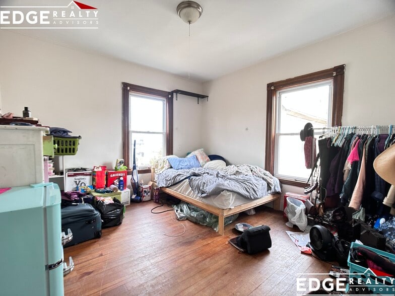 Building Photo - 3 Alcott St