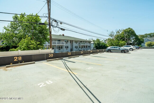 Building Photo - 1615 Park Ave