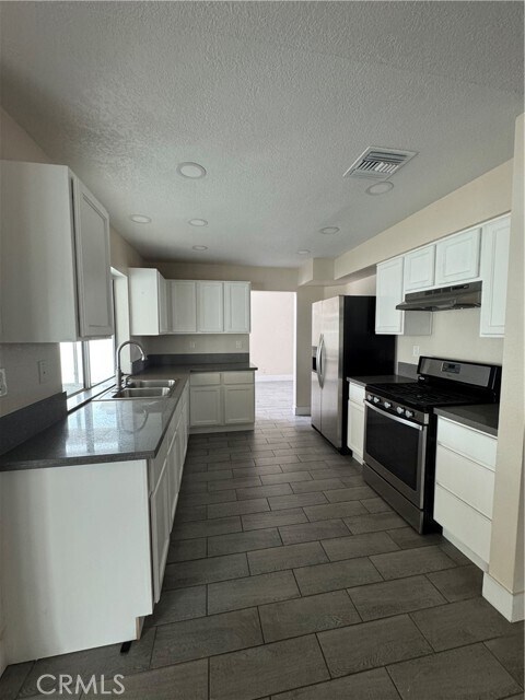 Building Photo - 461 Cam Los Gallos