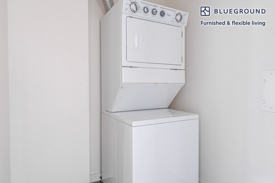 Building Photo - 34 Union Square